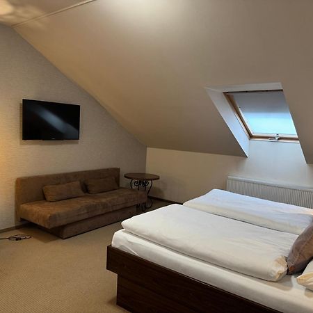 Apartman Bila Hora - Roudna プルゼニ エクステリア 写真